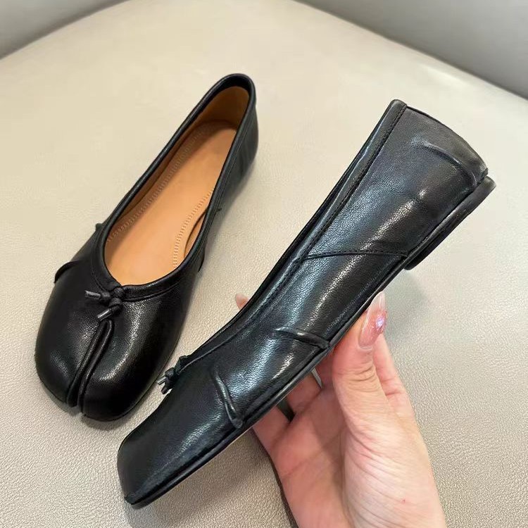 Vintage Fashion Designers - ファッション スプリットトゥ フラット ホーフ メリージェーンシューズ レディース