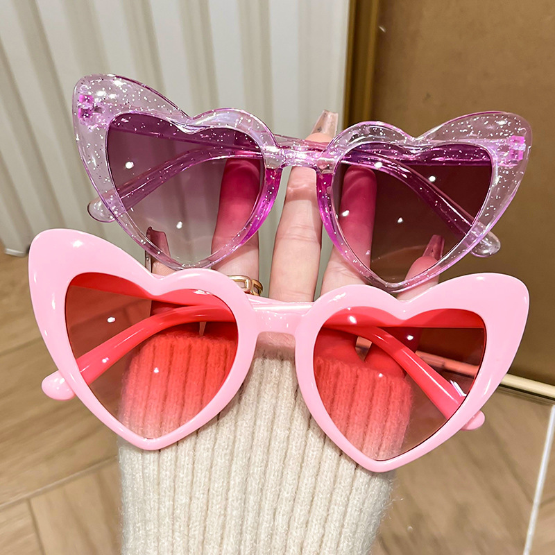 Vintage Fashion Instagram - 新しいヴィンテージレトロインスタグラムハート型透明ピンク光沢のあるサングラス女の子ビーチパーティー誕生日写真ファッション眼鏡