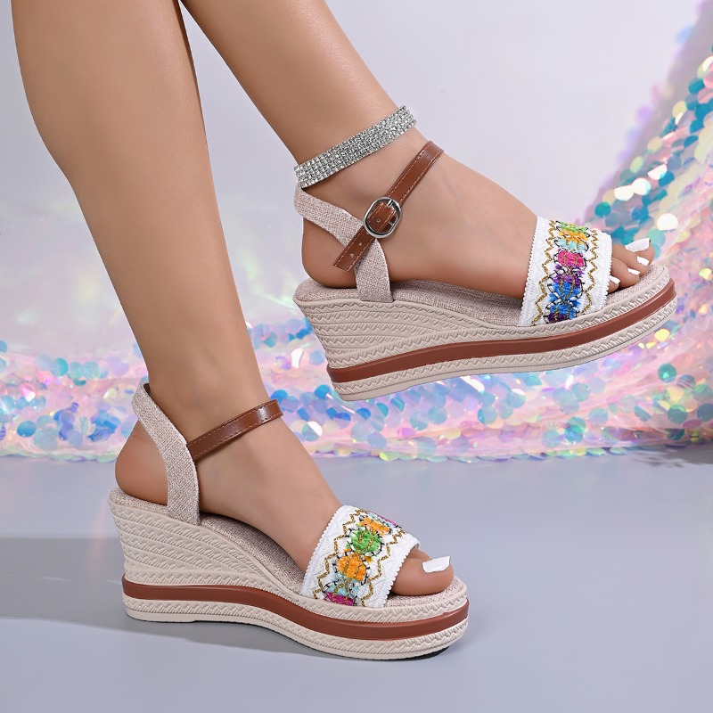 夏のボヘミアンスタイル、編み込みデザインの女性用ヒールミュー - Vintage Fashion Prints のレビューと価格